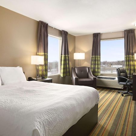 Days Inn By Wyndham Woodstock Kültér fotó