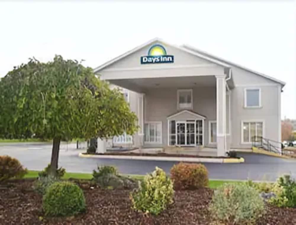 Days Inn By Wyndham Woodstock Kültér fotó